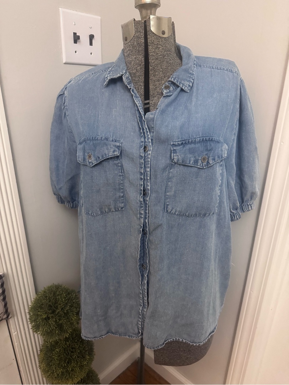 Women's Jane & Delancey Denim Button Down Short Puff Sleeve Shirt Large